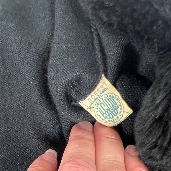 Vintage Sz S/M Black Sweater Cardigan Faux Fur Trim Rhiinestone Closure - Picture 4 of 10